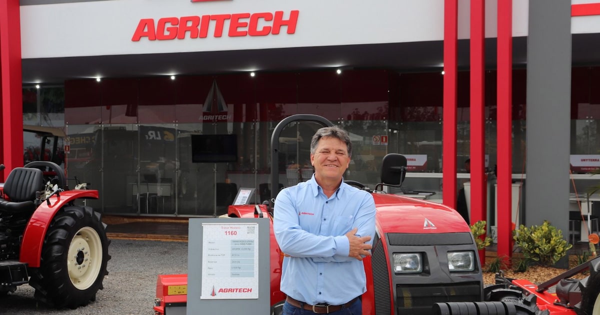 Trator da Agritech em operação no campo.