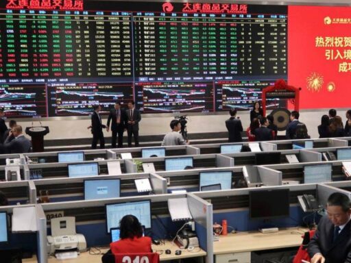 Bolsas da Ásia fecham em queda com escalada de tensões entre EUA e Irã em contexto de Política Econômica
