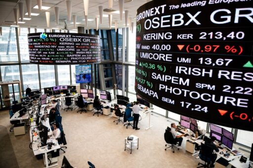 Bolsas europeias operam em queda sob tensão geopolítica.