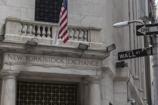 Bolsas de Nova York renovam recordes com alta marginal, apesar de em contexto de Política Econômica
