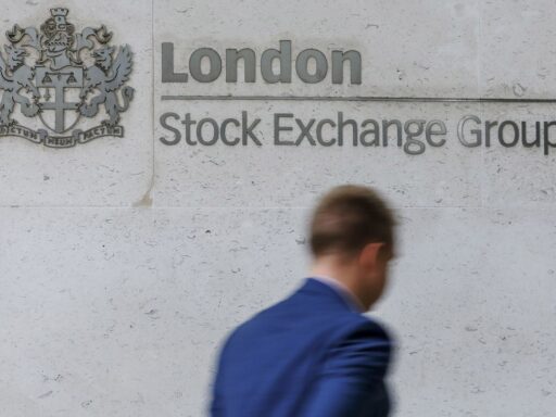 Bolsas europeias recuam com alta do petróleo e expectativa por decisões de juros em contexto de Finanças do Brasil