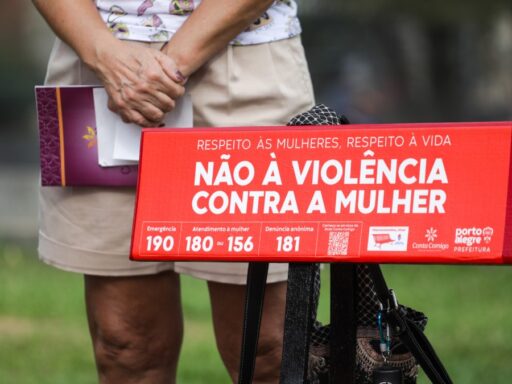 Ação de conscientização sobre violência contra a mulher.