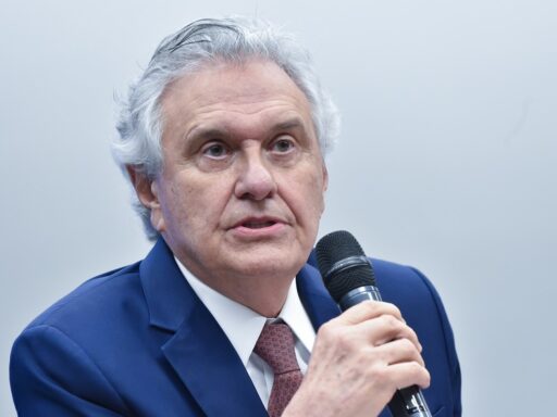 Caiado critica fim da escala 6x1 e defende liberdade de negociação entre trabalhador e patrão em contexto de Política Econômica
