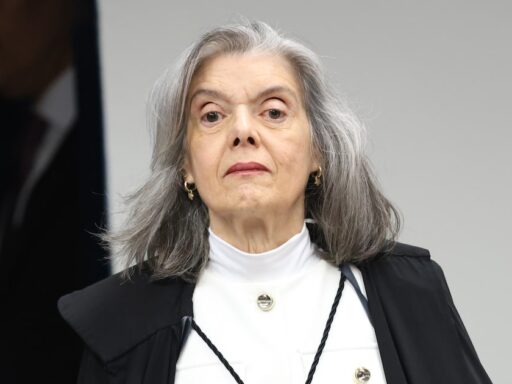 Cármen Lúcia vota para derrubar mudanças na Lei da Ficha Limpa que em contexto de Política Econômica