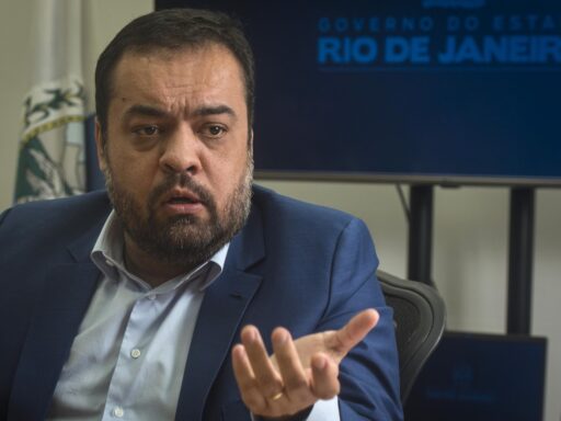 Cláudio Castro em evento oficial.