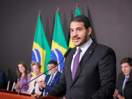 CCJ do Senado aprova indicação de Jorge Messias ao STF por 16 votos a 11 em contexto de Política Econômica
