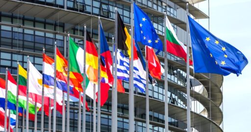 China ameaça retaliar plano da União Europeia para indústria em contexto de Política Econômica