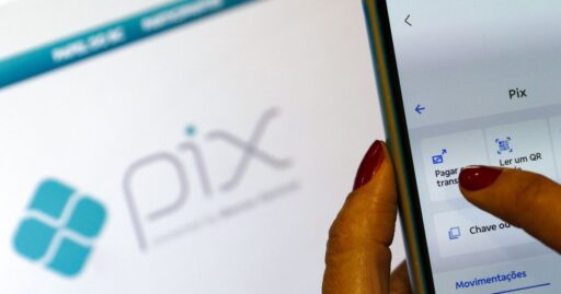 Interface do sistema Pix em smartphone.