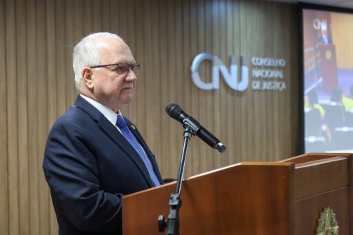 CNJ aprova contracheque único para juízes e promotores para maior controle de salários em contexto de Política Econômica