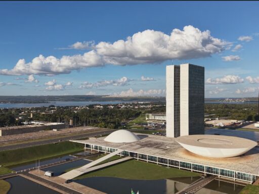 Congresso derruba vetos de Lula e flexibiliza repasses federais em ano eleitoral em contexto de Política Econômica