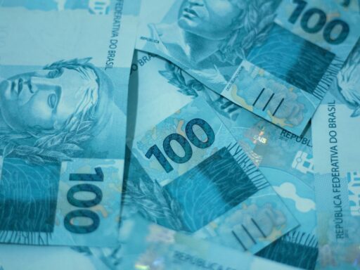 Crédito consignado para trabalhadores do setor privado ultrapassa R$ 100 bilhões em contexto de Finanças do Brasil