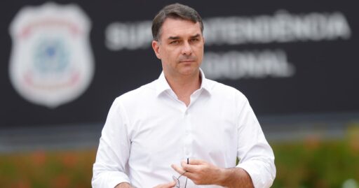 Crise de confiança e incertezas sobre diálogos com banqueiro em contexto de Política Econômica