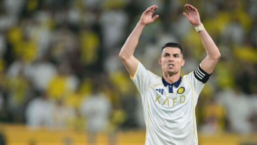 Cristiano Ronaldo comemorando título do Campeonato Saudita pelo Al-Nassr.