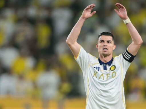 Cristiano Ronaldo comemorando título do Campeonato Saudita pelo Al-Nassr.