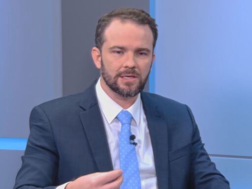 Dario Durigan comenta sobre a isenção da taxa das blusinhas.