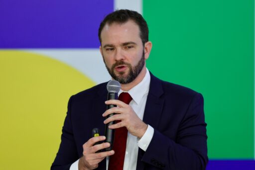 Desenrola Famílias renegocia R$ 10 bilhões em dívidas e supera 1 milhão de CPFs em contexto de Política Econômica
