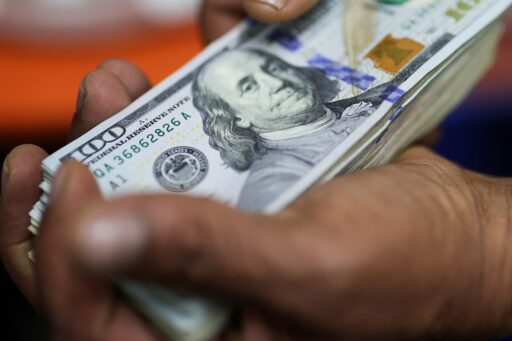 Gráfico de variação do dólar frente ao real.