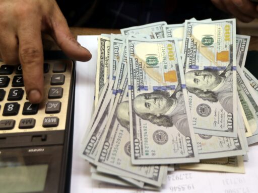 Gráfico de oscilação do dólar durante o pregão.