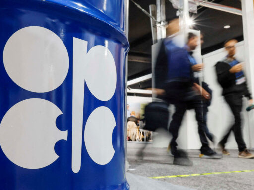 Plataforma de petróleo representando a produção global.