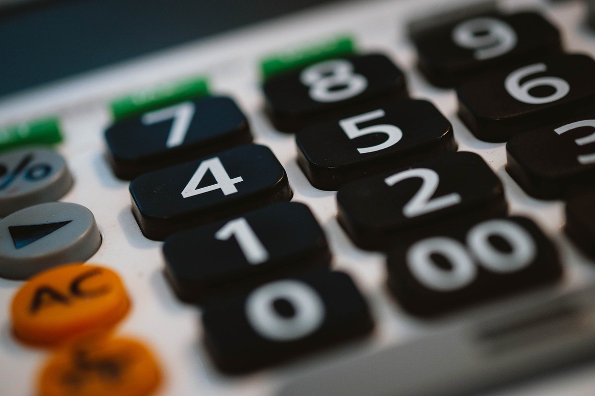 Estoque de crédito no Brasil cresce 0,9% em março e atinge R$ 7,215 trilhões em contexto de Finanças do Brasil