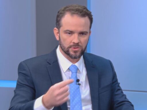 Ministro Dario Durigan em entrevista sobre o bloqueio no orçamento.