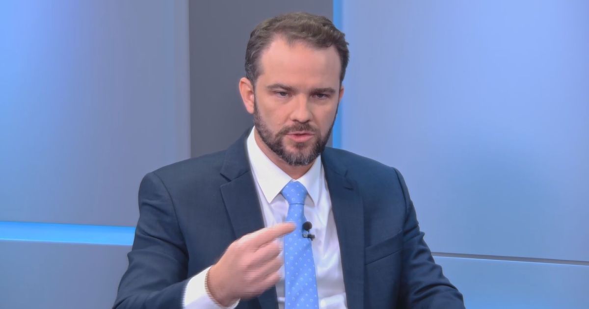 Ministro Dario Durigan em entrevista sobre o bloqueio no orçamento.
