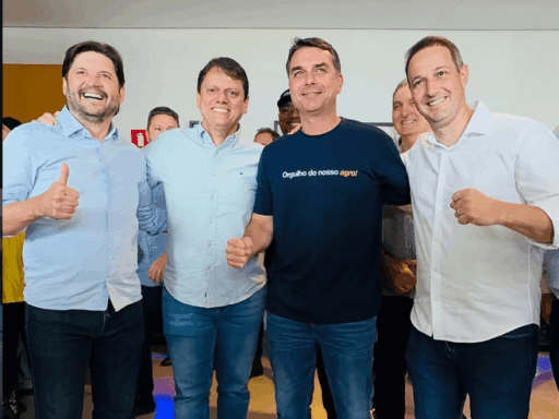 Flávio Bolsonaro e Tarcísio de Freitas na Agrishow.