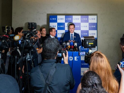 Gilberto Kassab durante evento político em São Paulo.