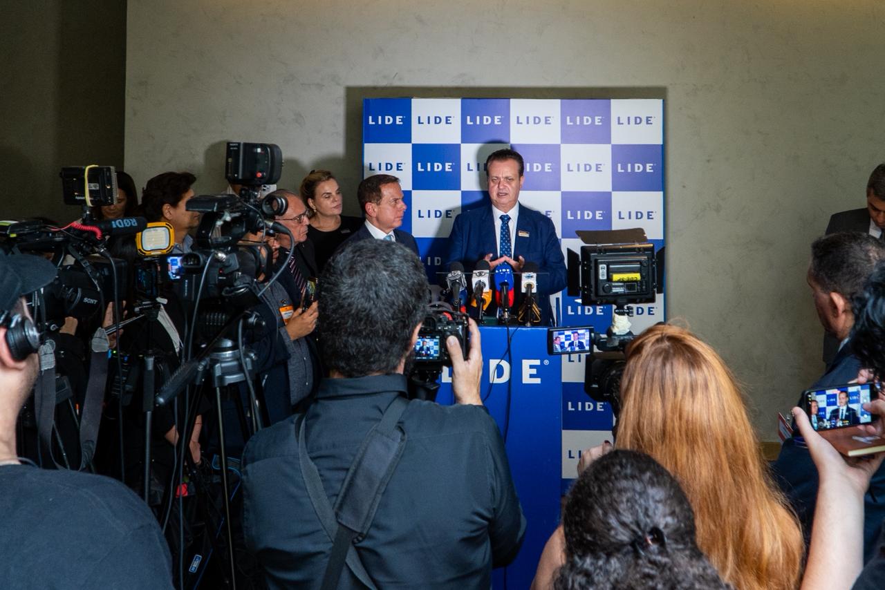 Gilberto Kassab durante evento político em São Paulo.