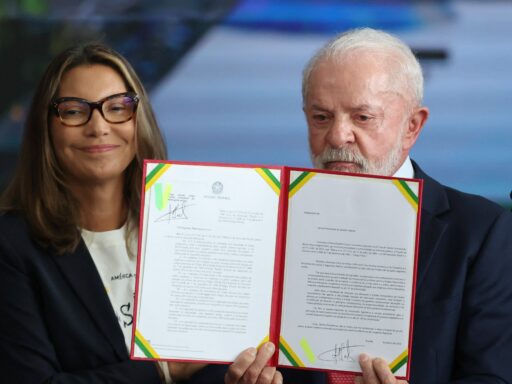 Presidente Lula assina veto ao PL da dosimetria.