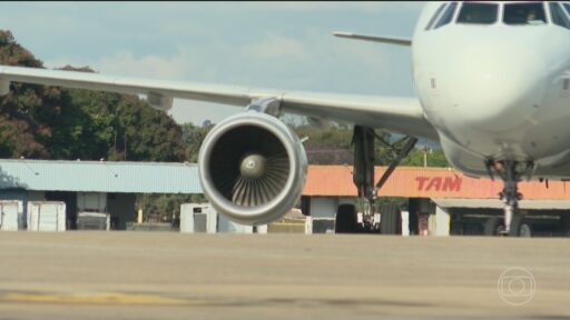 Tanque de combustível de aeronave em aeroporto brasileiro.