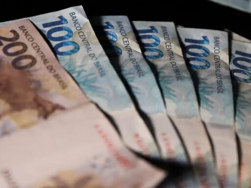 INSS inicia pagamento da segunda parcela do 13º salário antecipado em maio em contexto de Política Econômica