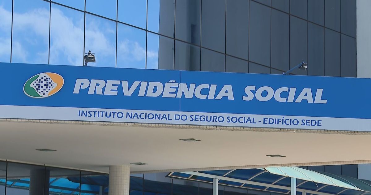 INSS inicia pagamento do 13º antecipado e FGTS é liberado para o Desenrola 2.0 em contexto de Política Econômica