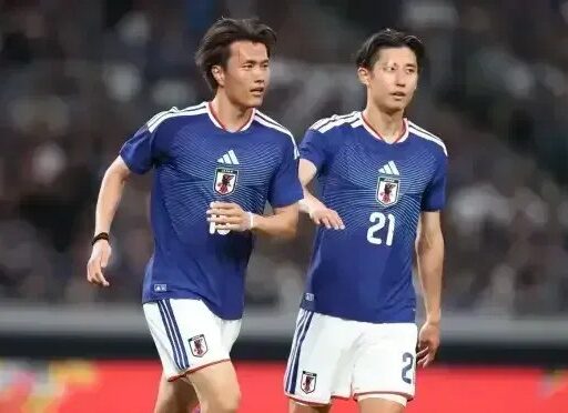 Seleção do Japão em partida amistosa contra a Islândia.