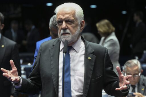 Jorge Messias durante audiência pública.