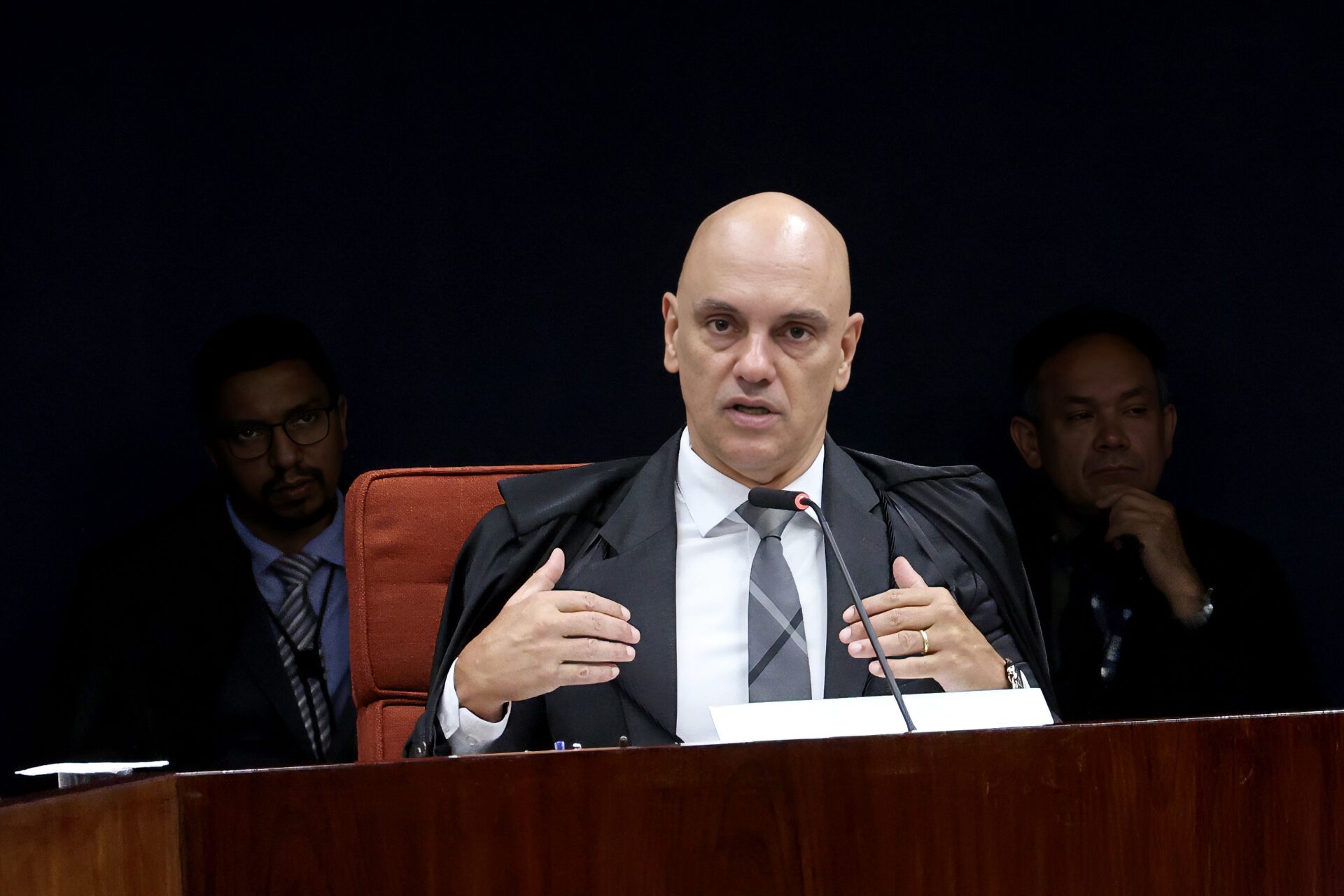 Justiça dos EUA autoriza citação de Alexandre de Moraes por e-mail em em contexto de Política Econômica