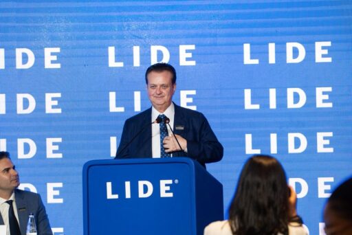 Gilberto Kassab, presidente do PSD, durante evento com empresários.