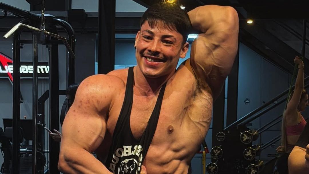 O fisiculturista e influenciador Gabriel Ganley em treino.