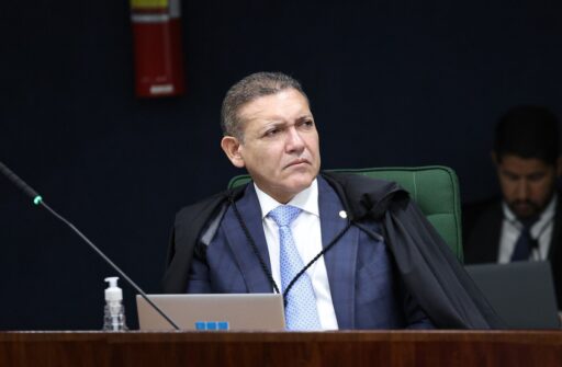 Nunes Marques prorroga prazo para PGR se manifestar sobre revisão criminal de Bolsonaro em contexto de Política Econômica
