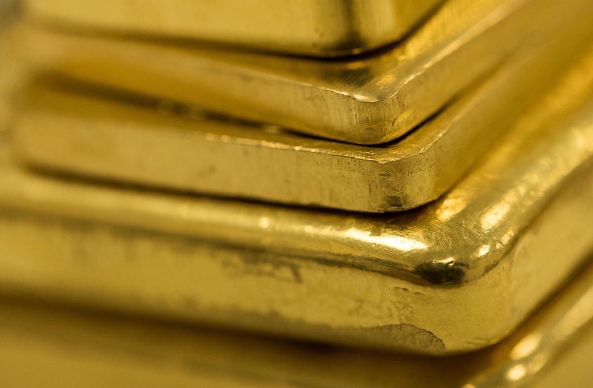 Ouro fecha em alta após volatilidade com possível acordo entre EUA e Irã em contexto de Política Econômica