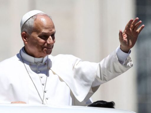Papa Leão XIV durante evento oficial no Vaticano.