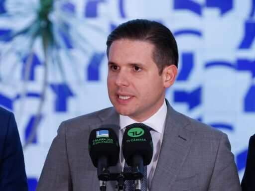PEC do Fim da Escala 6x1: Jornada de 40 horas e transição de um ano são acertadas em contexto de Política Econômica