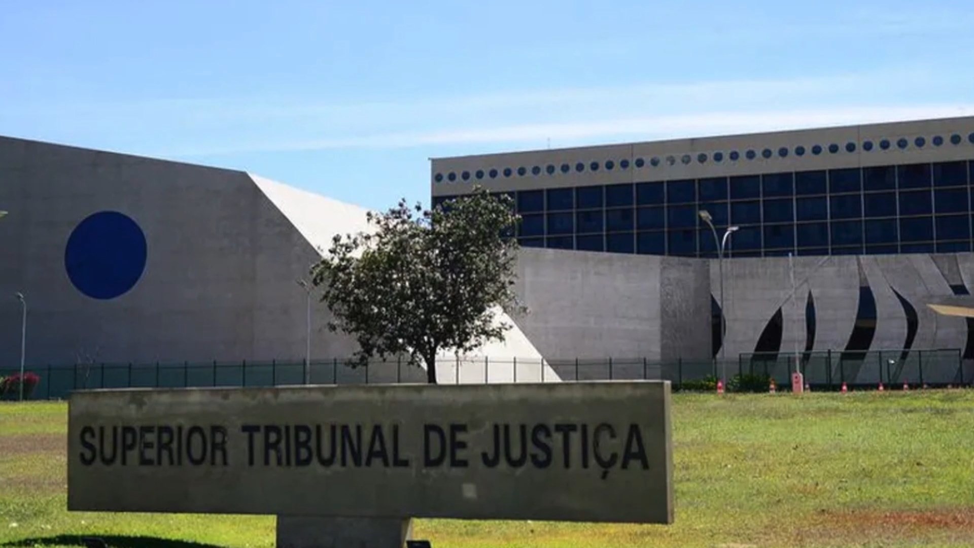 PGR denuncia lobista e ex-servidores do STJ por esquema de venda de sentenças em contexto de Política Econômica
