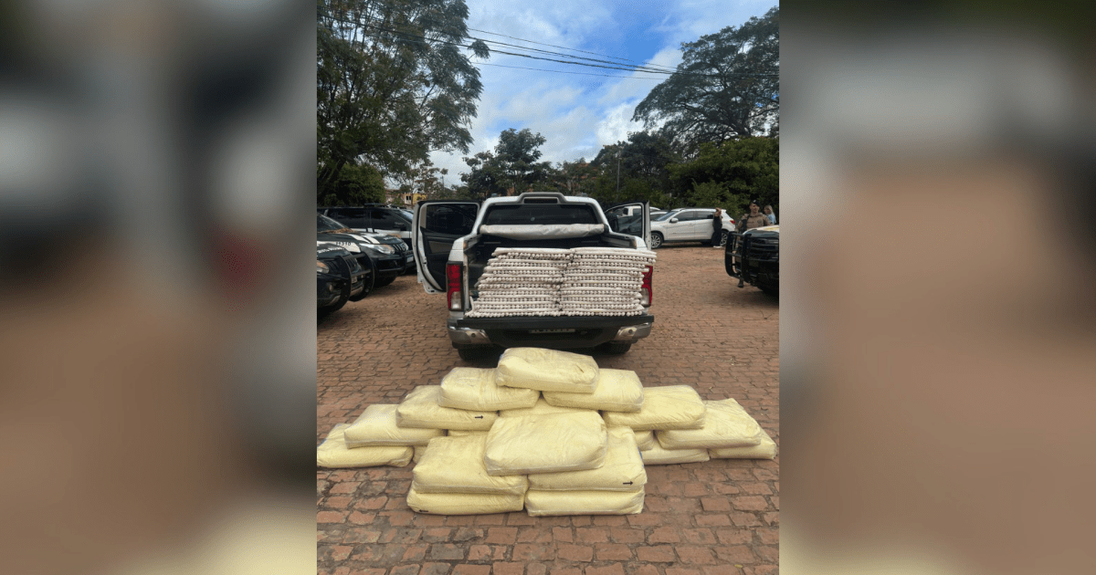 Material explosivo apreendido pela Polícia Militar da Bahia em Seabra.