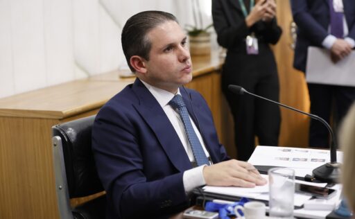 Presidente da Câmara pauta PEC do fim da escala 6x1 para votação no plenário em contexto de Política Econômica