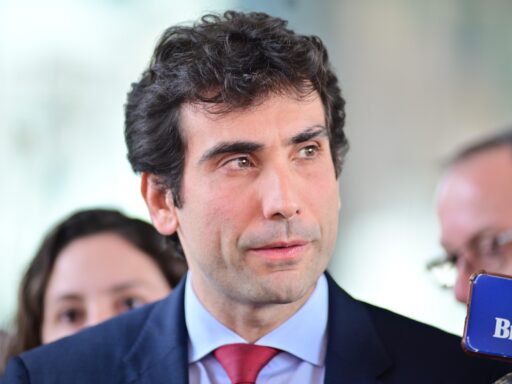Presidente do Banco Central nega rivalidade entre Pix e cartões de crédito em contexto de Política Econômica