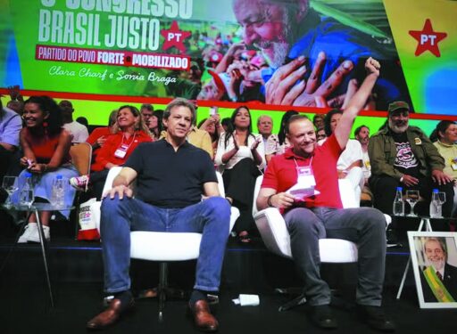 Lideranças do PT durante o 8º congresso nacional do partido.