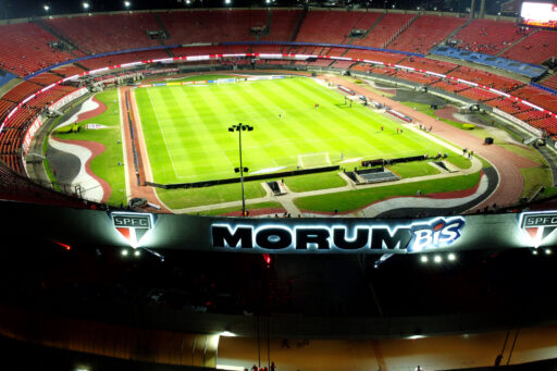 Escudo do São Paulo Futebol Clube em destaque.