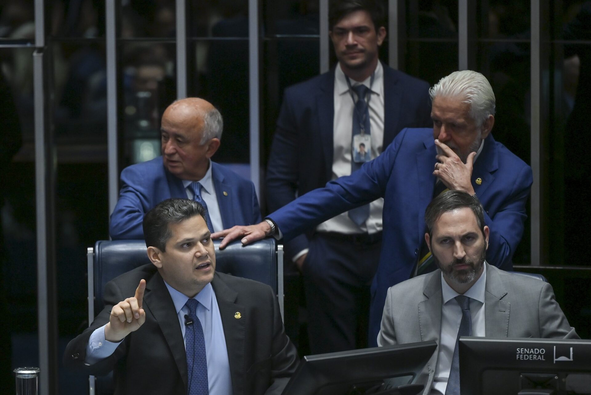 Senado rejeita indicação de Jorge Messias ao STF; Alcolumbre previu placar em contexto de Política Econômica
