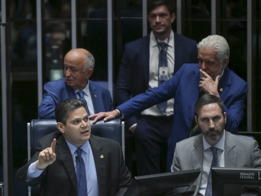 Senado rejeita indicação de Jorge Messias ao STF; Alcolumbre previu placar em contexto de Política Econômica